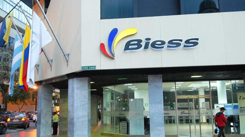 Biess destina USD 220.000 para ‘aromatizar’ sus oficinas y Sercop recomienda cancelar contratación Y YO RECOMIENDO METER PRESO A TODOS ESOS SINVERGUENZAS QUE VIENDO LA CRISIS ECONÓMICA QUE VIVE EL PAÍS, DERROCHAN LA PLATA!!