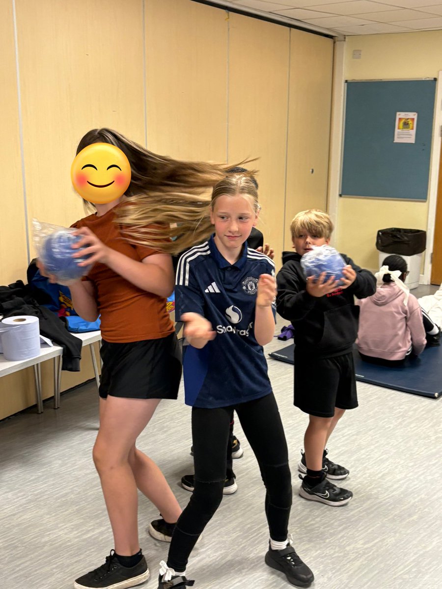 Sports Week… BOXING! 🥊 KS2 classes took part in Box 2B Fit sessions on Wednesday. The children loved learning some basic boxing technique &amp; testing their fitness levels through a fun carousel of stations. (Finished off with some delicious blueberries for snack!) <a href="/WhiteHorseFed/">The White Horse Federation</a>