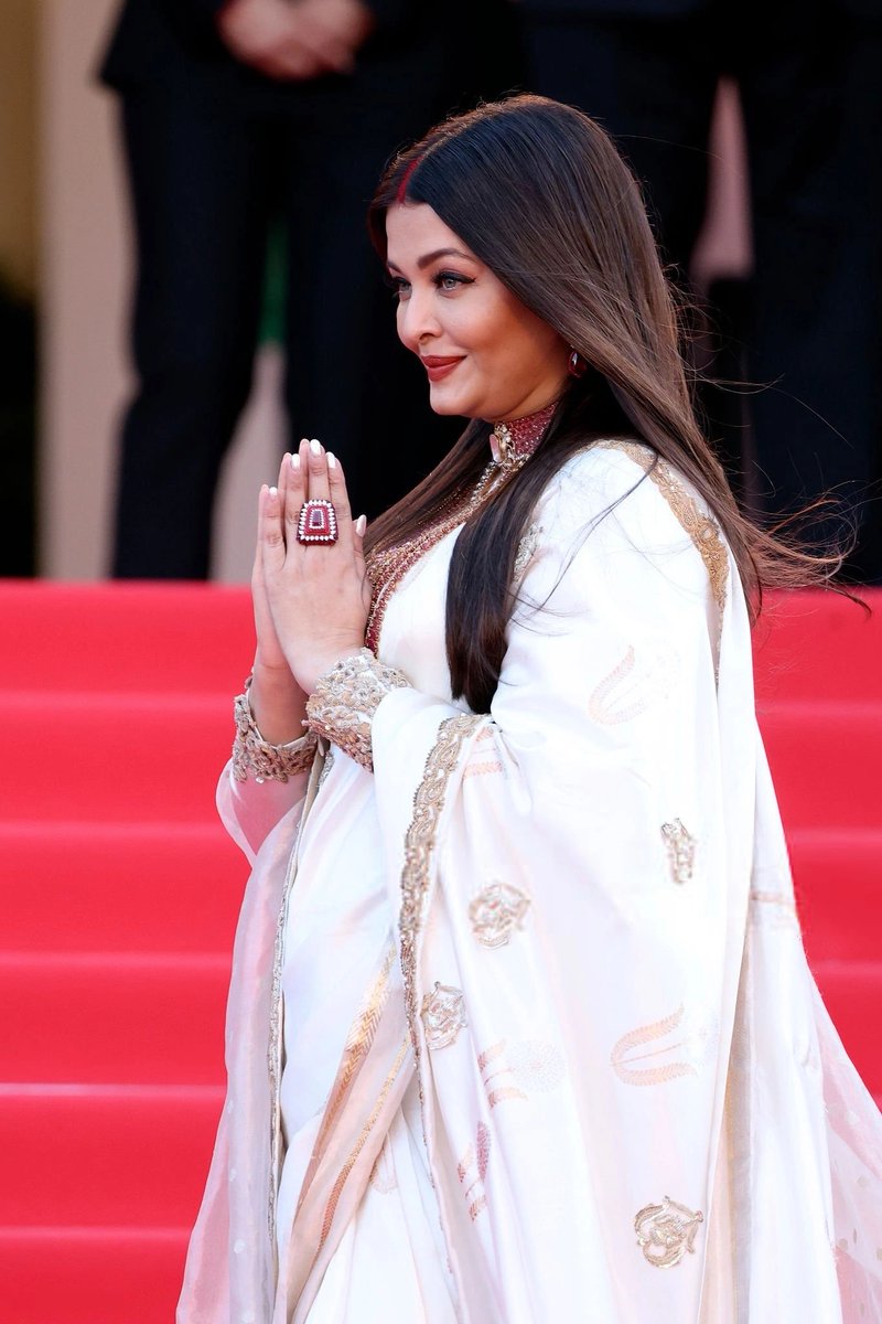 🌸 𝒜𝓃𝒾 🌸 tweet media