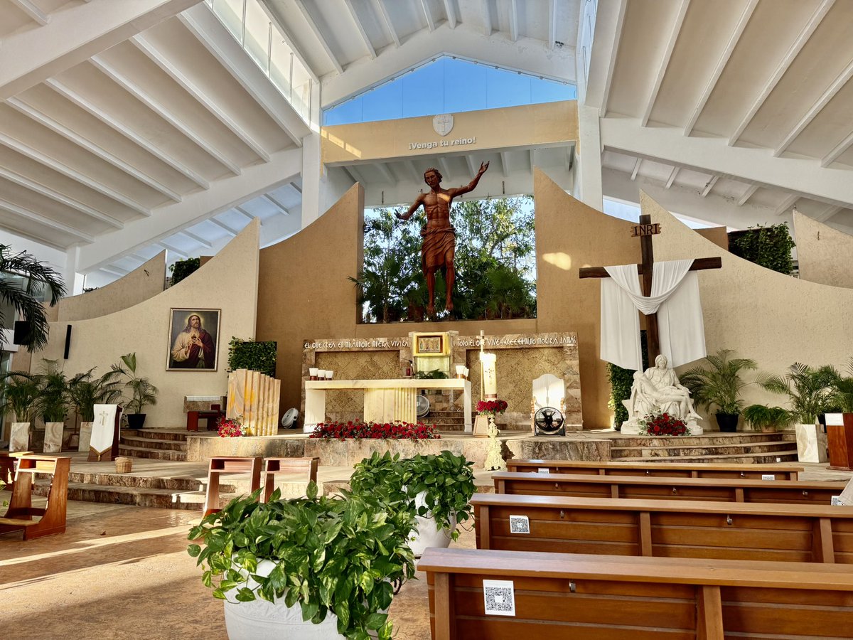 FCarrollEsq's tweet image. Spending a little time with a rosary and Our Lady while on vacation in Cancun.