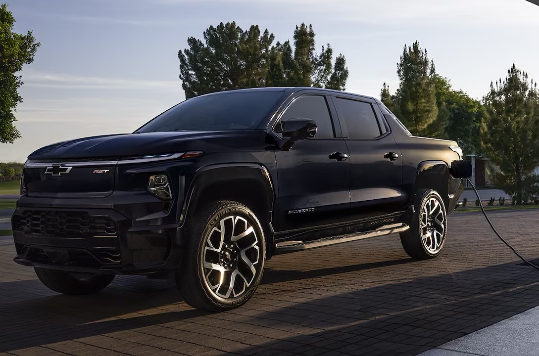 FCEVHQ's tweet image. Power💪 and reliability😍 that is the new Chevrolet Silverado EV‼️

Learn more about Friendly Chevy's EVs today⚡️ (link in bio)

#SilveradoRST #2024EV #DriveFriendly #DriveFriendlyDallas #EV #ElectricVehicles #ElectricCars #EVHQ #EVHQChargingPark #FriendlyChevrolet #DFW
