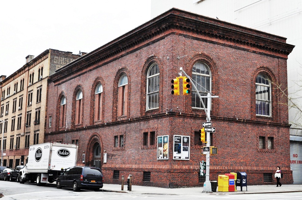 Eleven years ago, we did an oral history with the great Jonas Mekas. It offered a window into one of the most exciting cultural moments in downtown history and his own efforts to stake out a place for independent cinema in our cultural landscape. More: villagepreservation.org/2025/05/22/the…