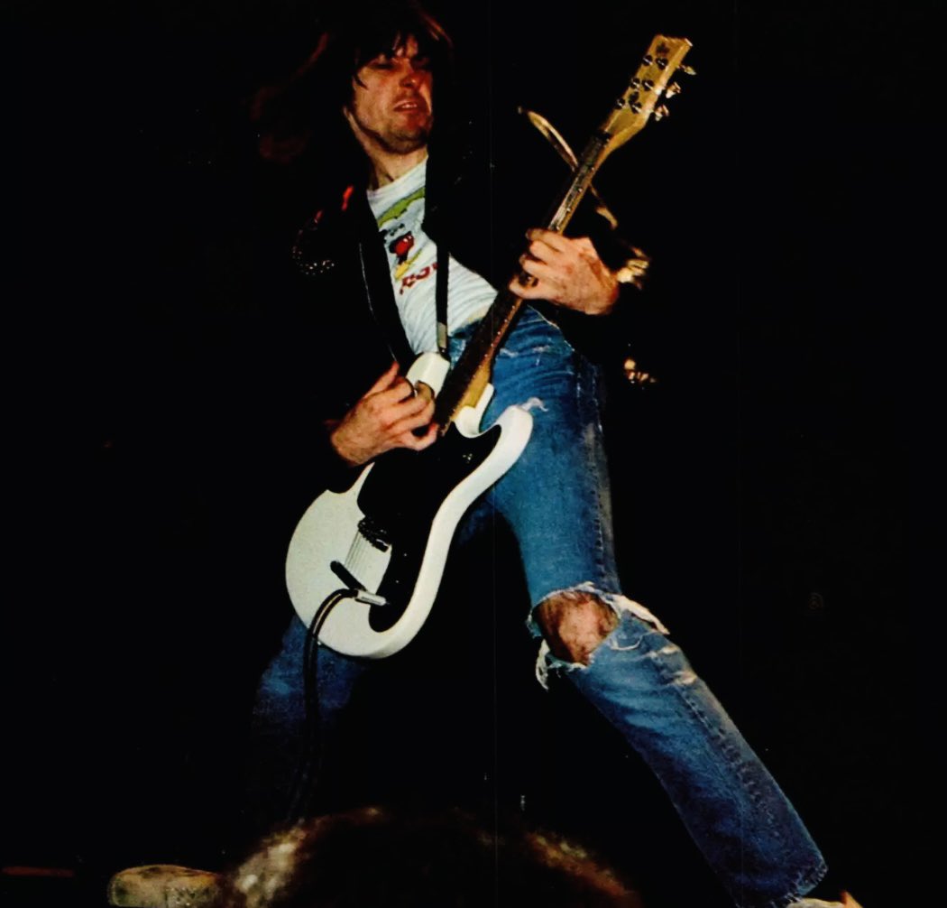 What’s your favorite <a href="/RamonesOfficial/">Ramones</a> live track?

#JohnnyRamone
#JohnnyRamoneArmy
#Ramones