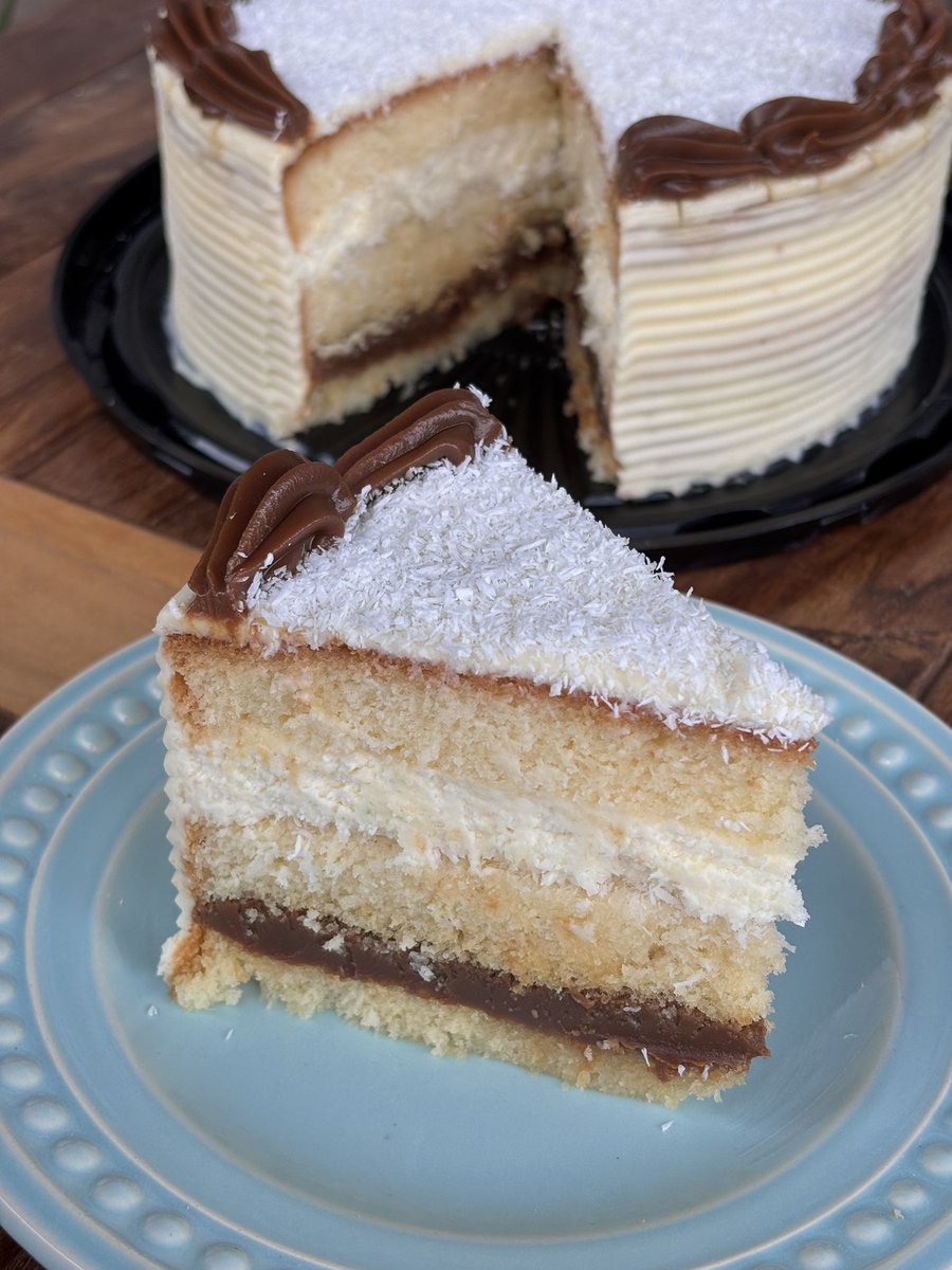 Silnari's tweet photo. Coco y Dulce de leche el matrimonio dulce perfecto!!!

Te voy a dejar la receta de la torta más vendida de mi tienda en Asunción.

Si te gusta como siempre es RT!!🥥🥥 https://t.co/pZ2XDrbN8R