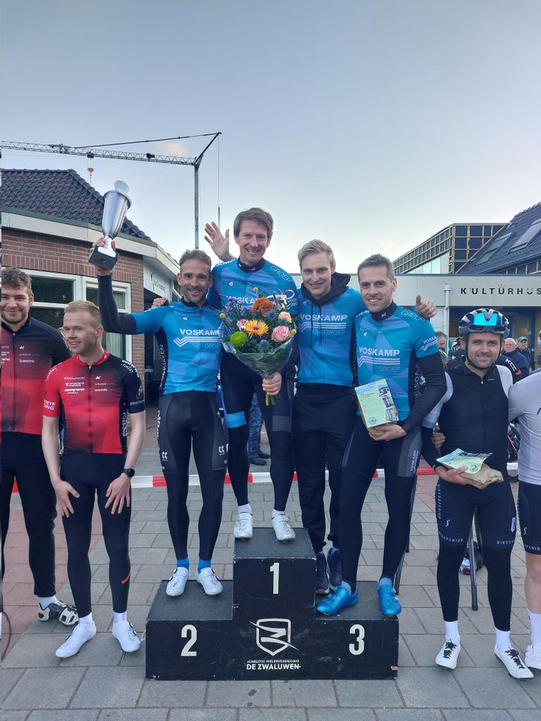 Winnaar ploegentijdrit sponsoren Ronde van Overijssel: 1. Voskamp Groep II 2. Groww 3. Bike Superior