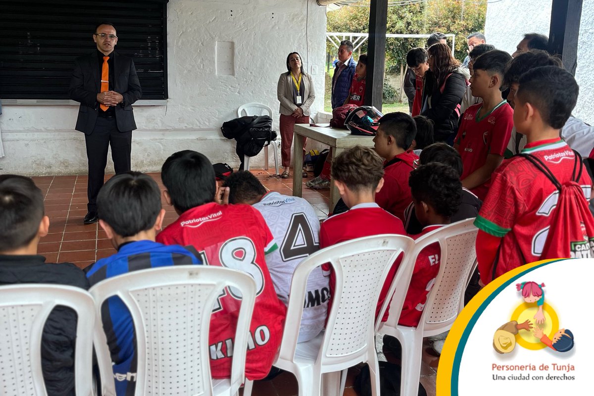 ¡Formamos campeones dentro y fuera de la cancha!

El Personero Municipal de Tunja, compartió una charla inspiradora con los jugadores de las divisiones menores del CD Patriotas FC, resaltando la importancia de los Derechos Humanos y los Valores en la vida y en el deporte.

#Tunja