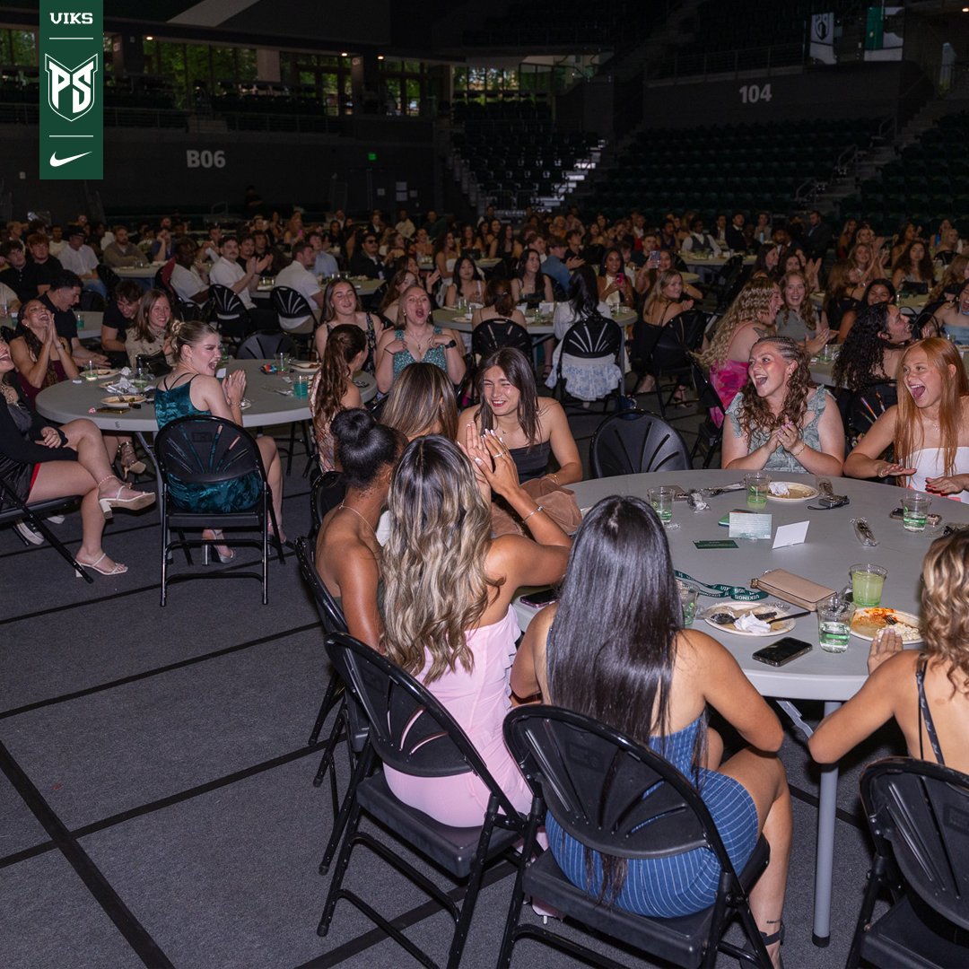 psuviks's tweet photo. Best night of the year. #VikNight👐

#GoViks | #DefendTheShip https://t.co/l9L8rqw0j2