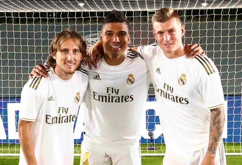 iaguirregabiria's tweet photo. Con la marcha de Modric del Madrid se cierra el círculo. Es el fin de algo histórico, el adiós a uno de los mejores centro del campo de la historia del fútbol.

Con cuál te quedas? 

RT=Casemiro, Modric, Kroos
FAV=Busquets, Xavi, Iniesta https://t.co/A6Qc7genZ5