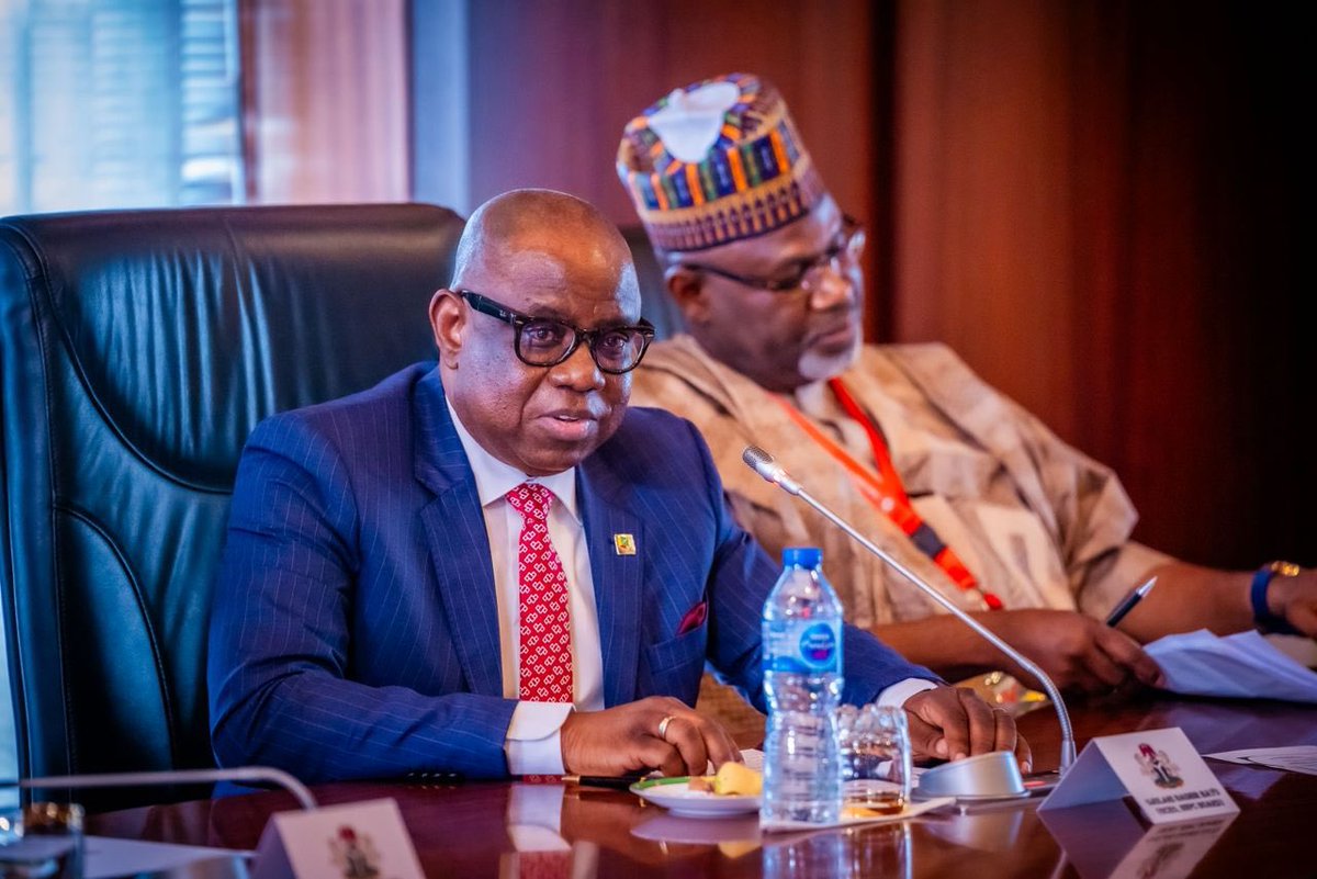 moore_ojo's tweet image. Earlier today, President Tinubu inaugurated the board of NNPCL limited today and charged the new leadership to transform the state owned enterprise to a respectable global business.

#VillaToday