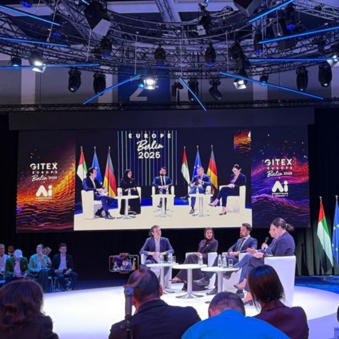 jnkatriya's tweet image. 𝙏𝙝𝙚 𝙨𝙥𝙖𝙧𝙠 𝙜𝙧𝙤𝙬𝙨 𝙨𝙩𝙧𝙤𝙣𝙜𝙚𝙧 𝙤𝙣 𝘿𝙖𝙮 2️⃣

The pace? Relentless. The vibe? Unforgettable. And the best part? We’re not done yet! 

Tomorrow is the final day, and it’s your last chance to witness our solutions live.

⏳ Don’t miss!

#MoonTechnolabs…