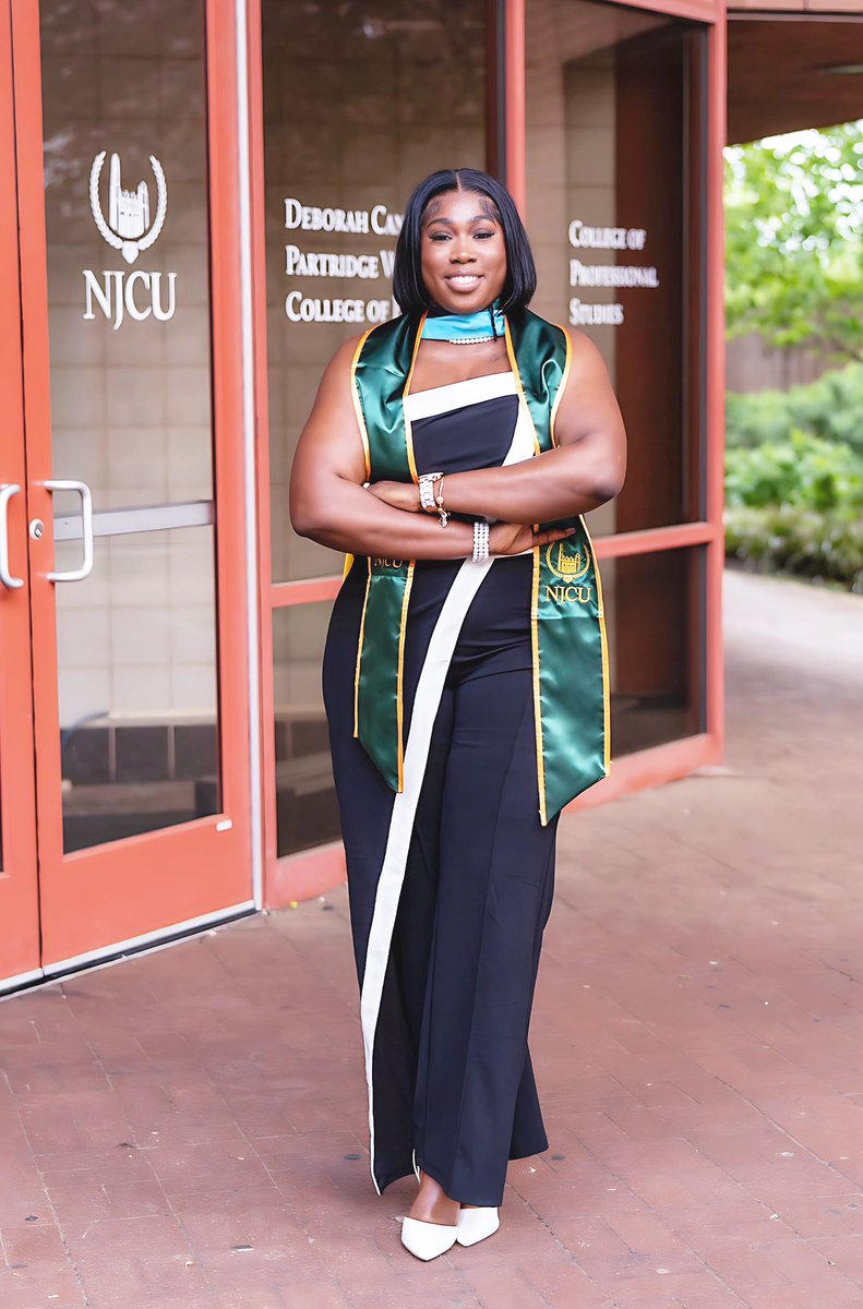SheBaddThou's tweet photo. Temperature heating up adding more degrees 
•
Brains, Beauty, &amp; a Master’s Degree. ��� Triple threat activated!
•
Countdown to graduation ..2x NJCU Alumni
Master of Arts -Clinical Mental Health Counseling 
#NJCUALUMNI #NJCUClassof2025 #Classof2025 #ClinicalMentalHealthTherapist https://t.co/0QVblytNOs