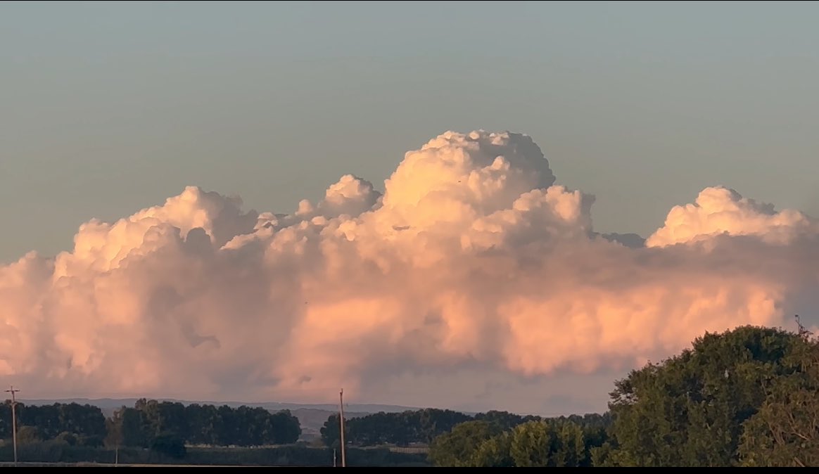 Capvespre 22 maig’25 #ivarsdurgell ⁦<a href="/meteocat/">Meteocat</a>⁩ ⁦<a href="/MeteoMauri/">MeteoMauri</a>⁩ ⁦<a href="/gemmapuigf/">Gemma Puig Feliu</a>⁩ ⁦<a href="/AEMET_Cat/">AEMET_Cataluña</a>⁩ ⁦<a href="/eltempsTV3/">El temps</a>⁩ ⁦<a href="/meteorac1/">Meteorologia RAC1</a>⁩ ⁦<a href="/SoniaPapell/">Sònia Papell</a>⁩ ⁦<a href="/ARAmeteo/">ARA Méteo</a>⁩ ⁦<a href="/climadelleida/">Climadelleida/meteoponent</a>⁩