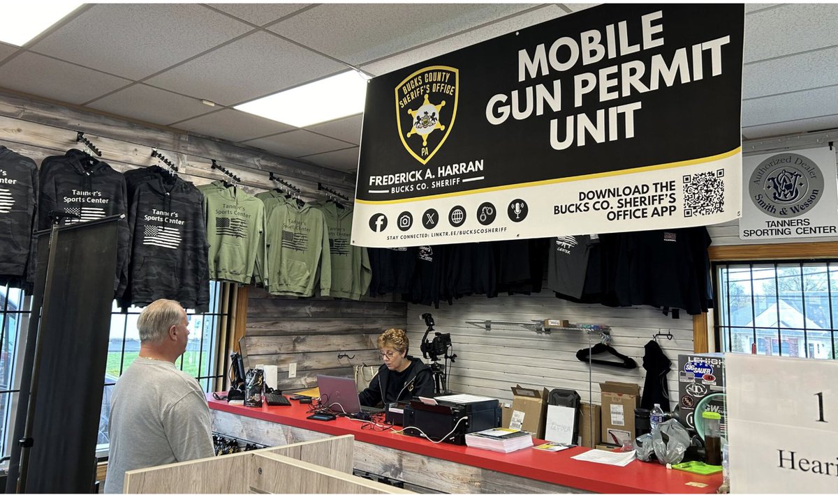 guntruth's tweet image. Bucks County Sheriff is bringing carry permits to the people. Mobile LTCF units. No excuses. No delays. This is how you fight tyranny the right way.  #2A #ShallNotBeInfringed #ConstitutionalCarry
👉 thetruthaboutguns.com/bucks-county-m…