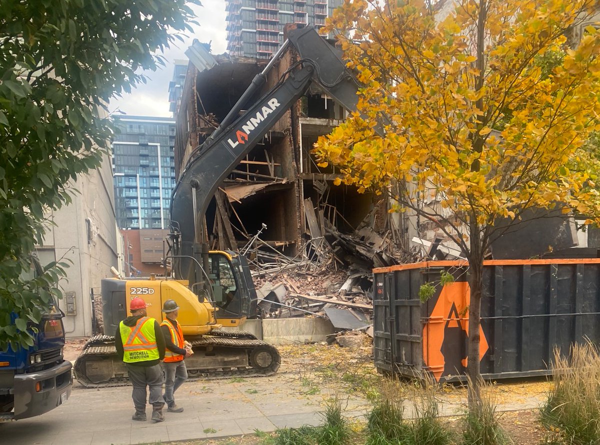JBest82812's tweet photo. Staff report on Gore Park building collapse points to systemic process weakness
https://t.co/u1zVzDvH14 #Hamont #BurlON #HamiltonCouncil https://t.co/9lOVStAZlm