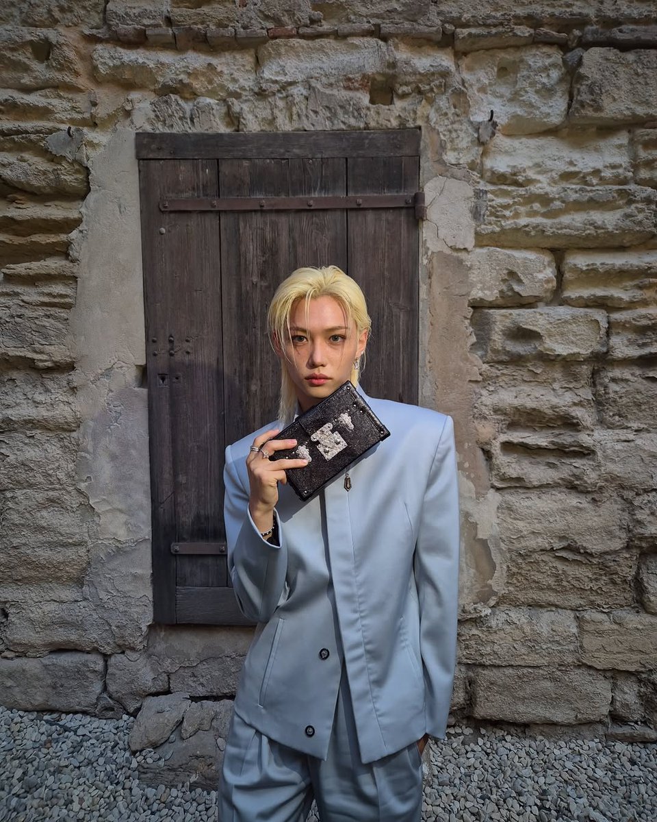 watsonyb66's tweet photo. 용복이 인스타

FELIX AT LOUIS VUITTON CRUISE LV PRINCE FELIX AU PALAIS

#FELIXXLVCRUISE26

@LouisVuitton https://t.co/FdbdtvHWKf