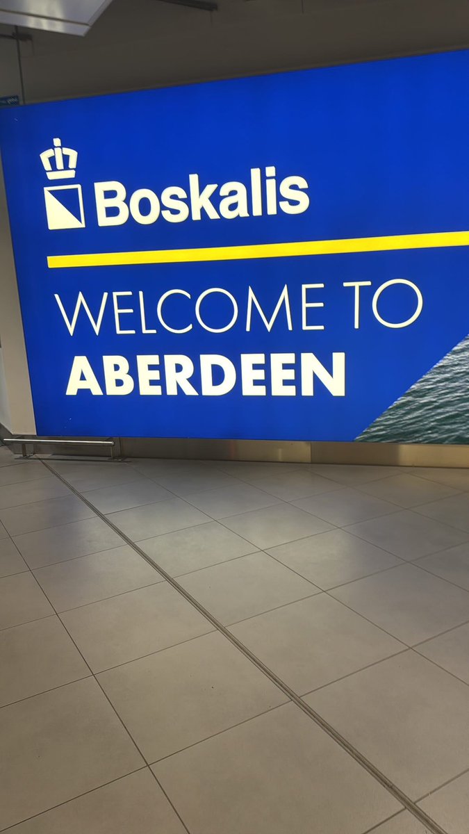 Runcan10's tweet image. Finally back home via planes trains and automobiles. Would do it all over again (minus the result) 🇾🇪