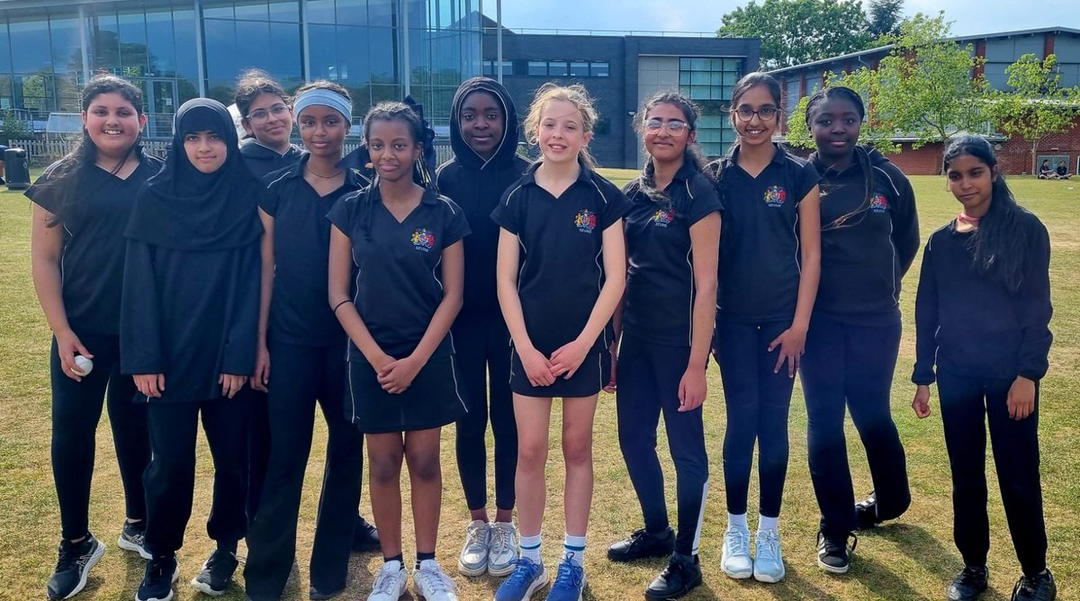 KEVIHS_PE's tweet photo. WE ❤️ ROUNDERS! Thank you to King Ed VI Fiveways who brought over their year 7,8,9A &amp; 9B teams to play our year 7-10 teams. The sportsmanship, camaraderie and enjoyment on display was great to see. https://t.co/5HvpLaZh9C