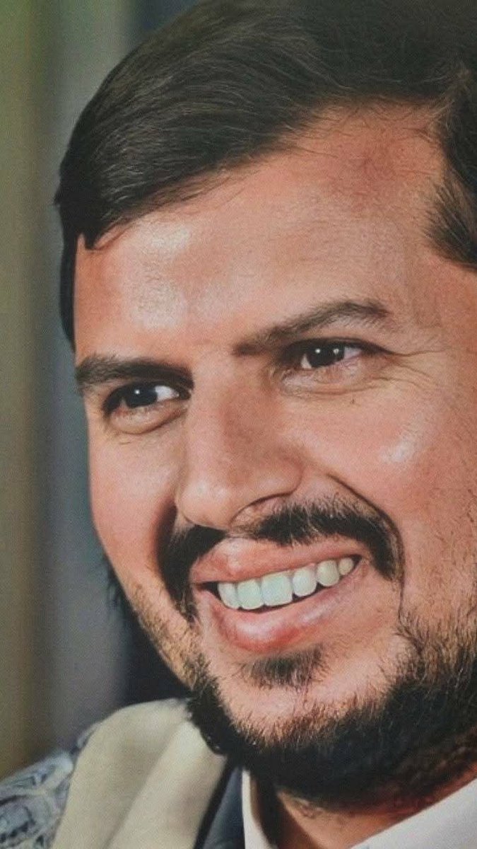 المعجزات سبعاً ..
ابتدت بكم مولاي ، وانتهت بضحكتكم.