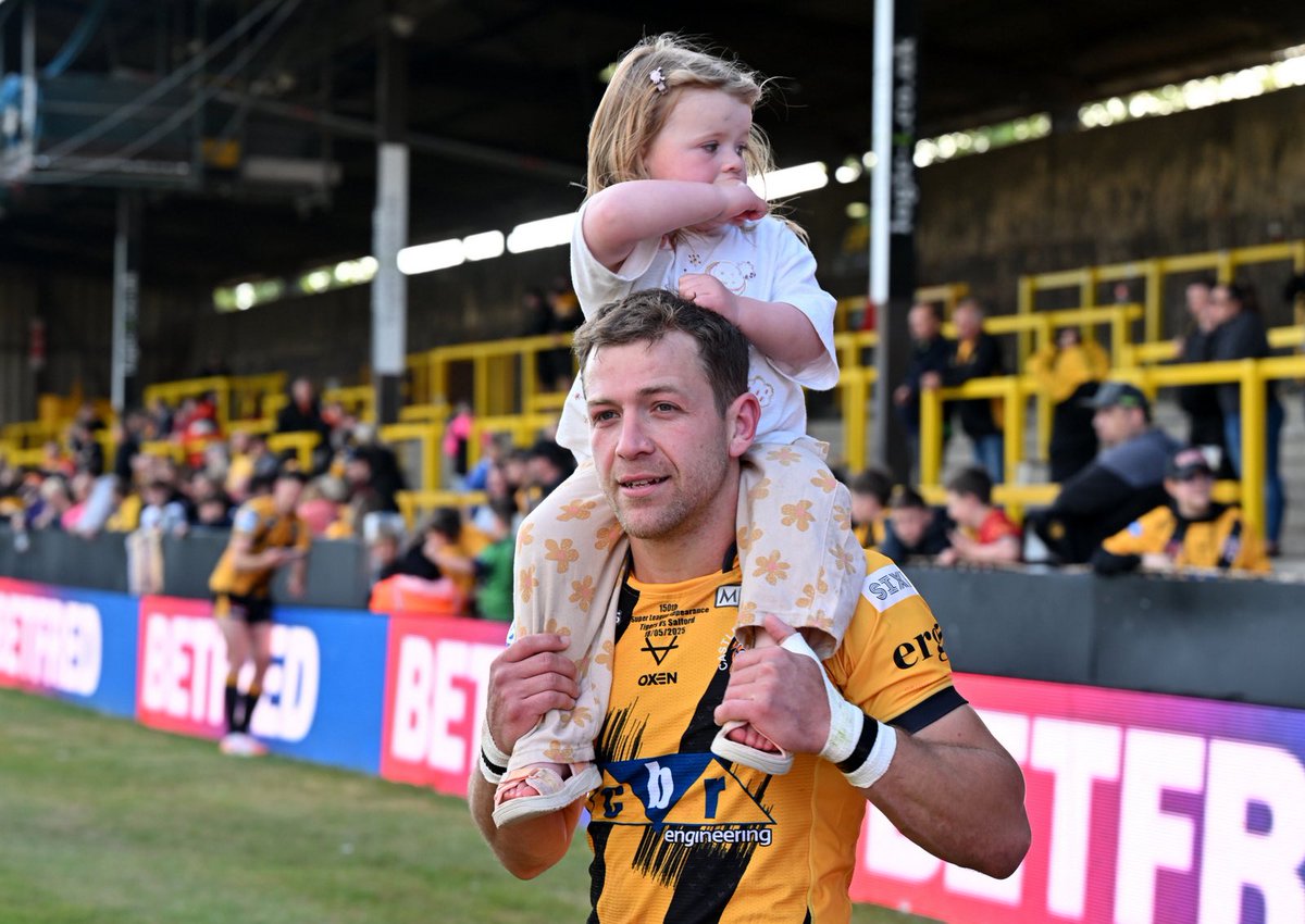 Special one at the weekend, making my 150th <a href="/SuperLeague/">Betfred Super League</a> appearance. Grateful for <a href="/CTRLFC/">Castleford Tigers</a> making it special day and inviting my family in to present my match shirt.