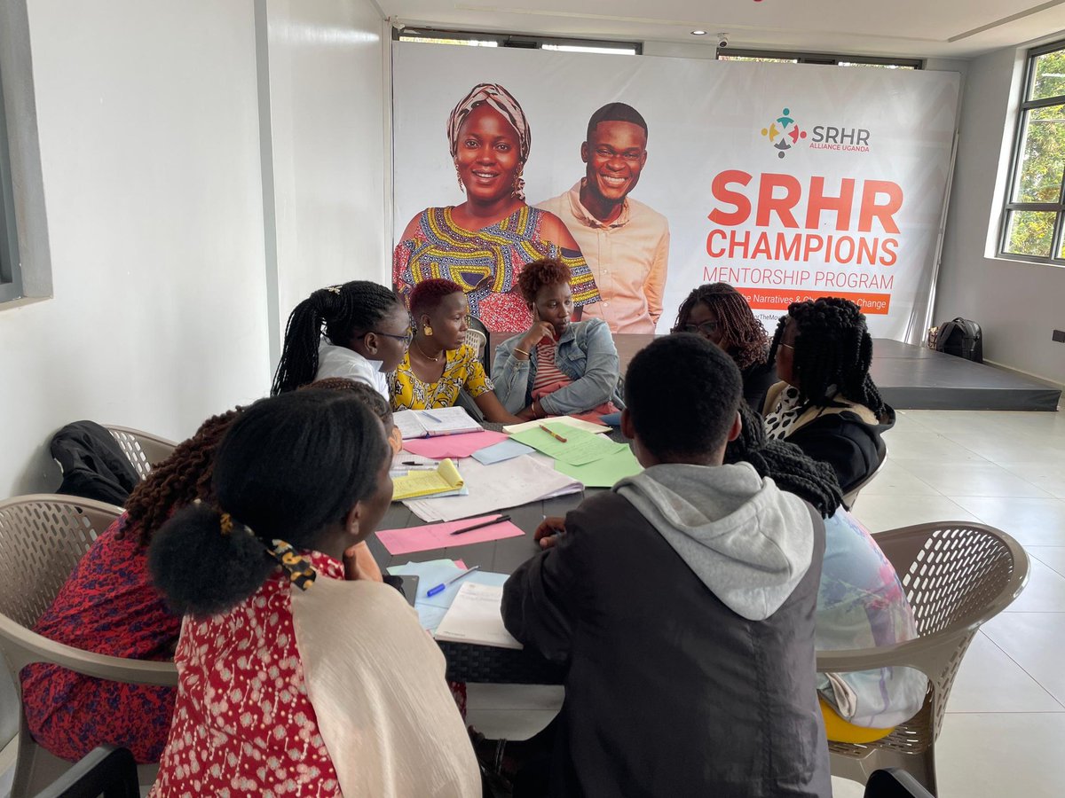 CommunityNexusI's tweet photo. True or False?!
 Education of girls is a waste of resources?
While in a 3-days Mentorship training on Transformative Communication for #SRHRChampions fueled by  @SRHRAllianceUg.We re-affirm our committement to drive change Via inclusive &amp; impactful messaging to #ShiftTheNarrative https://t.co/wycbQqFTDA