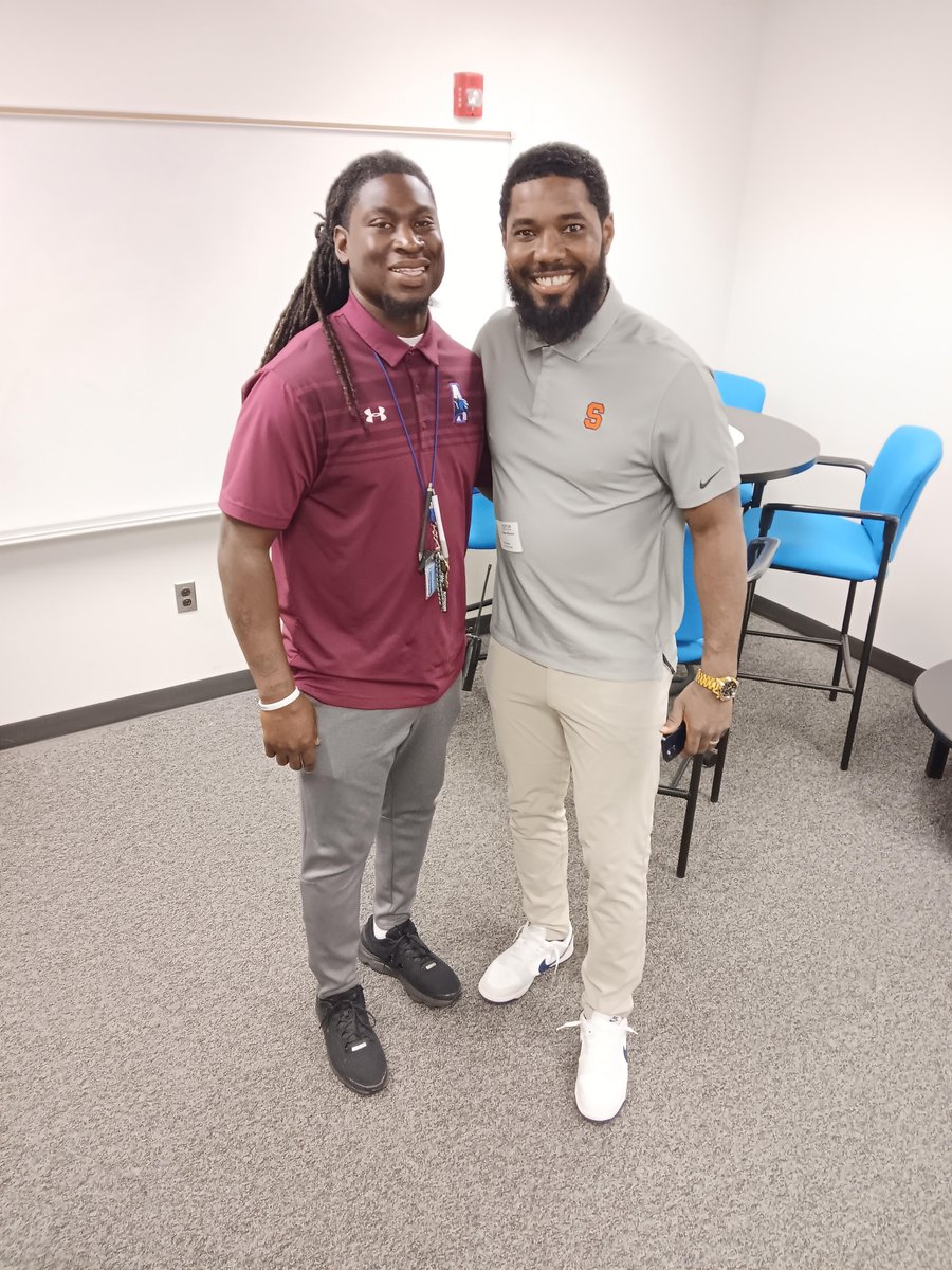 AHighFB's tweet image. Thank You Coach @CoachNickWill & @CuseFootball For Stopping By To Visit Our Student-Athletes. The Vibes Was Super Genuine & Respect What You all Are Building #WhyNotANNAPOLIS #AHUK #NoSacrificeNoVictory