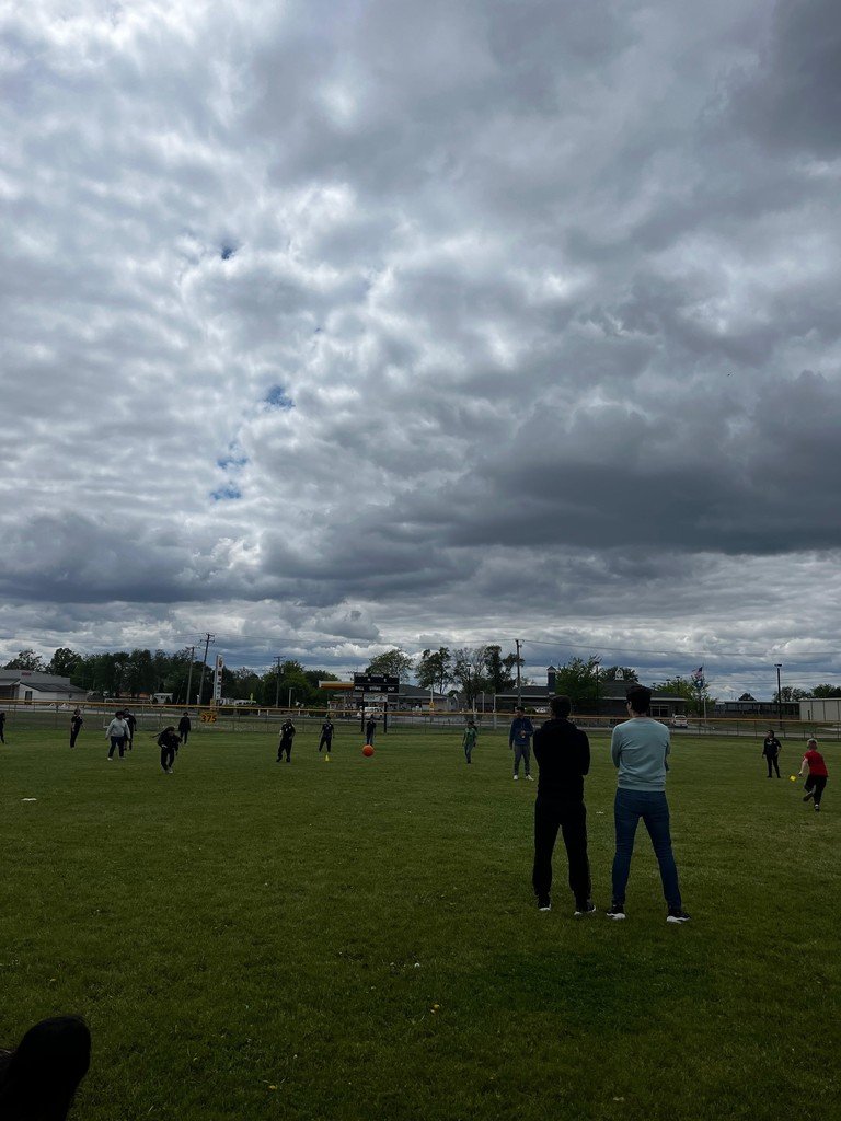 2025 kickball champions: Mr. Ochoa's class! 🏆🎉
¡Campeones de kickball 2025: la clase del Sr. Ochoa!
#JeffersonJourney🐝