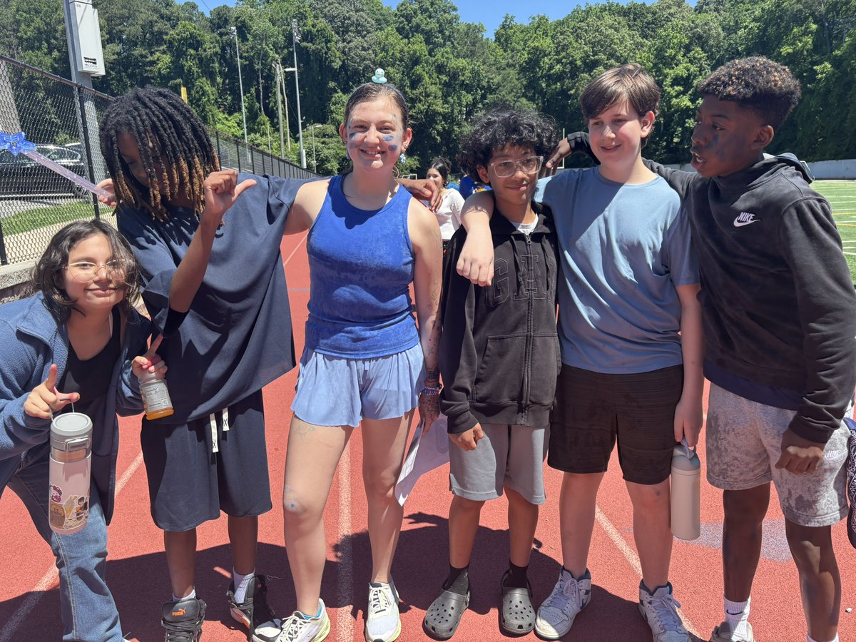 ElisaDelisa72's tweet photo. Field Day was so much fun! It was the perfect way to wrap up an amazing school year. The laughter, teamwork, and sunny memories made it a day we’ll never forget!! 
Let’s Go Cougar’s!🖤💛
@APSDualLang 
@SuttonCougars 
@Pedroarena_DLI 
@MerriweatherEDU 
@fhenderson1908 https://t.co/y84gdA0aq8