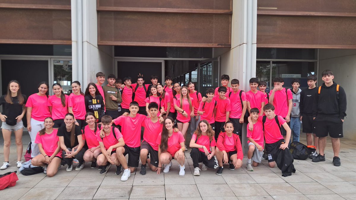 InsVilanova's tweet photo. Aquest matí s’ha disputat la jornada de la categoria infantil i cadet del KINS Barcelona 2025 de Korfbal al Complex Esportiu Municipal La Mar Bella.
Els alumnes de 2n i 4t d’ESO, juntament amb els seus entrenadors de 1r de Batxillerat han quedat finalistes. Enhorabona!! https://t.co/0YfX56acRs