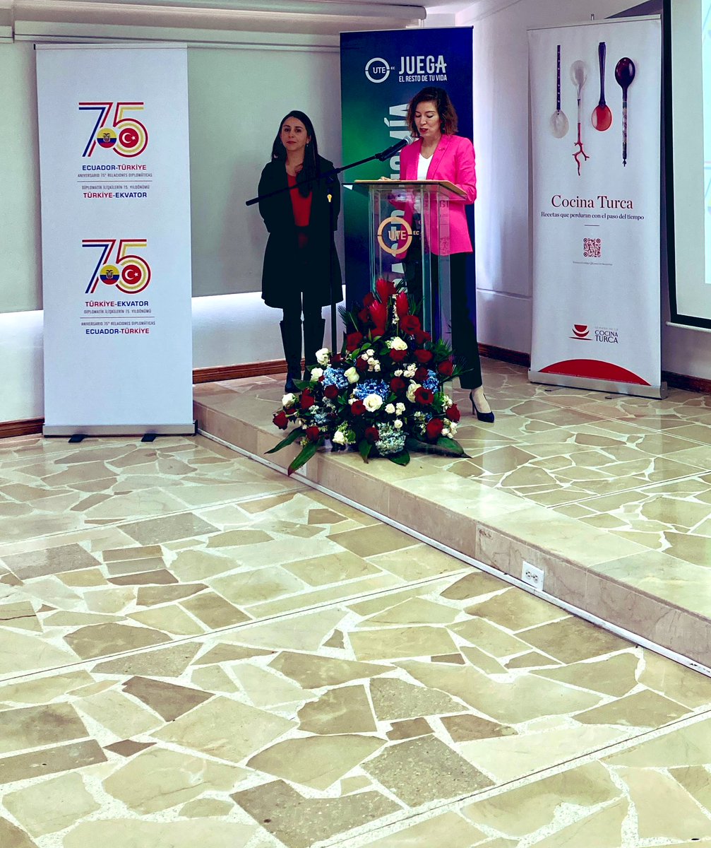 TC_KitoBE's tweet photo. #TürkMutfağıHaftası kapsamında Şef @Semenoner ve @medipolunv desteğiyle Ekvator’un öndegelen #gastronomi okulu #UTE ’de #TürkMutfağıKlasikleri temalı bir master class düzenledik.
Diplomatik ilişkilerimizin 75. yıldönümünde ülkelerimizi her alanda birbirlerine yaklaştırıyoruz. https://t.co/Er6N9rcAW3