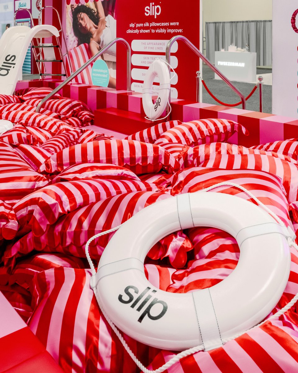 DuggalNYC's tweet image. Experiential moments, immersive brand activations.

@ultabeauty

#UltaBeautyWorld #LuxuryActivations #VisualMerchandising