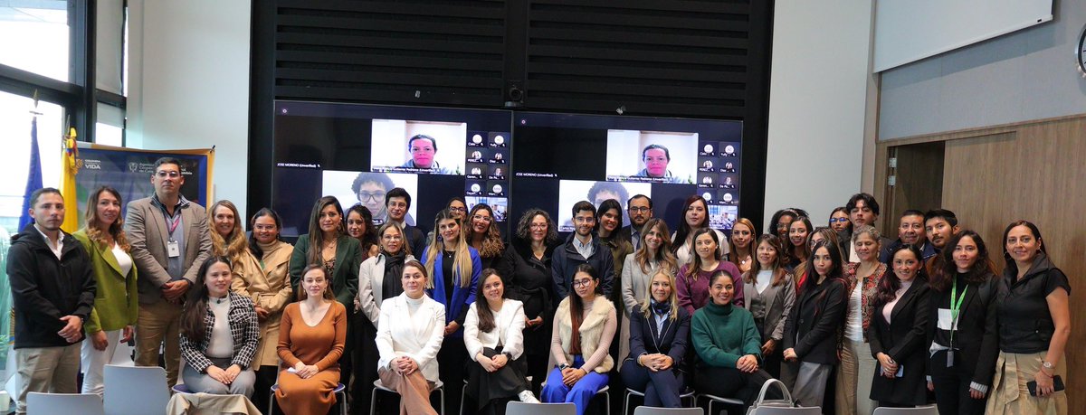 APCColombia's tweet photo. Hoy presentamos, junto al @el_BID y el @DNP_Colombia, el Manual para la Gestión de Operaciones No Reembolsables ante el Banco Interamericano de Desarrollo, una herramienta clave para fortalecer la gestión de la cooperación técnica y financiera no reembolsable en Colombia. https://t.co/42h5lCIopI