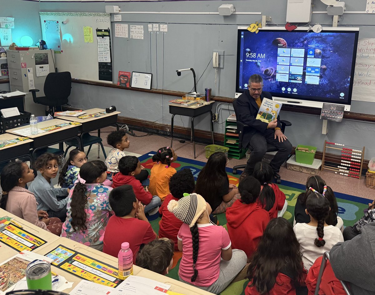 Courtney Monterecy (@cmonterecy) on Twitter photo Thank you to our good friend <a href="/vcapellan/">Victor F Capellan</a> for sharing a funny book with our 2nd graders in Mrs. Winter’s classroom this morning! They loved the story and loved asking you questions. Thank you for spending the time to share the love of reading. #ReadingWeek2025 #FogartyPride Thank you to our good friend <a href="/vcapellan/">Victor F Capellan</a> for sharing a funny book with our 2nd graders in Mrs. Winter’s classroom this morning! They loved the story and loved asking you questions. Thank you for spending the time to share the love of reading. #ReadingWeek2025 #FogartyPride