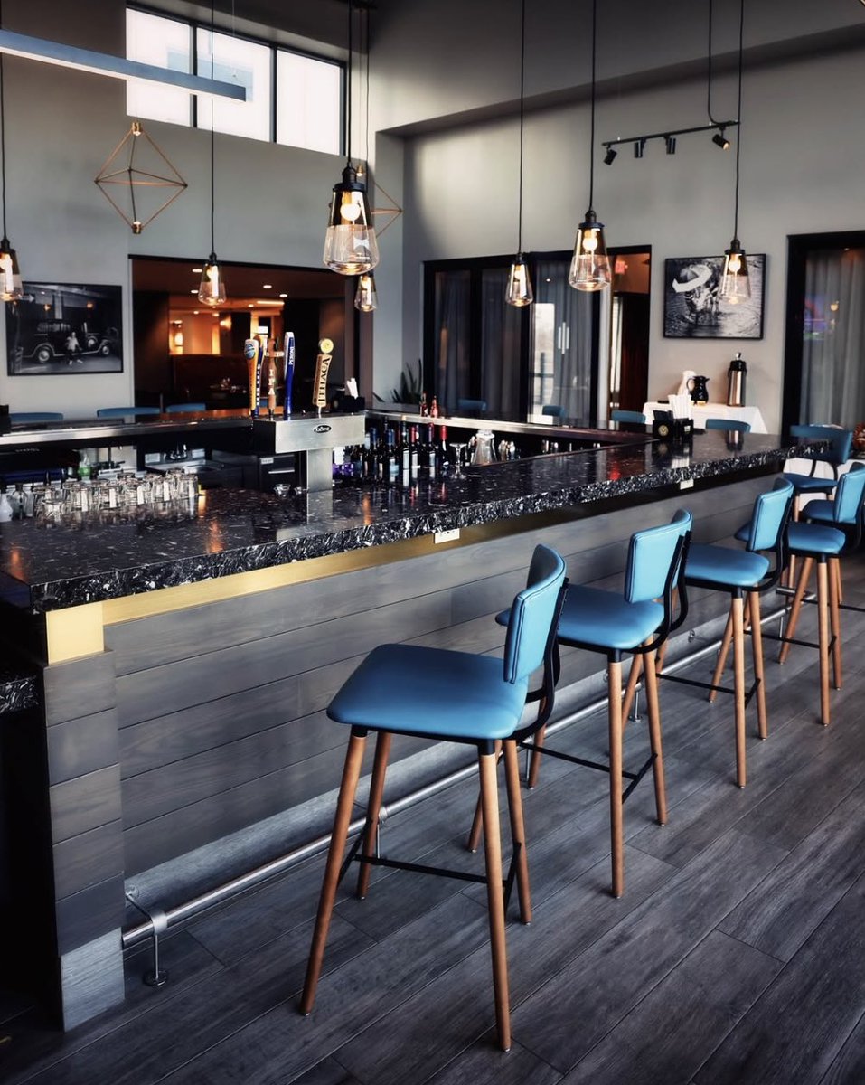 PARCatTrilogy's tweet photo. Whether you’re celebrating a hard day’s work or finishing up a long day of play, there’s only one place to head, The Parc. Craft cocktails and playful spirits abound in this chic scene in the heart of the Capital Region at Hotel Trilogy. 🍸 https://t.co/A1o32UDX89