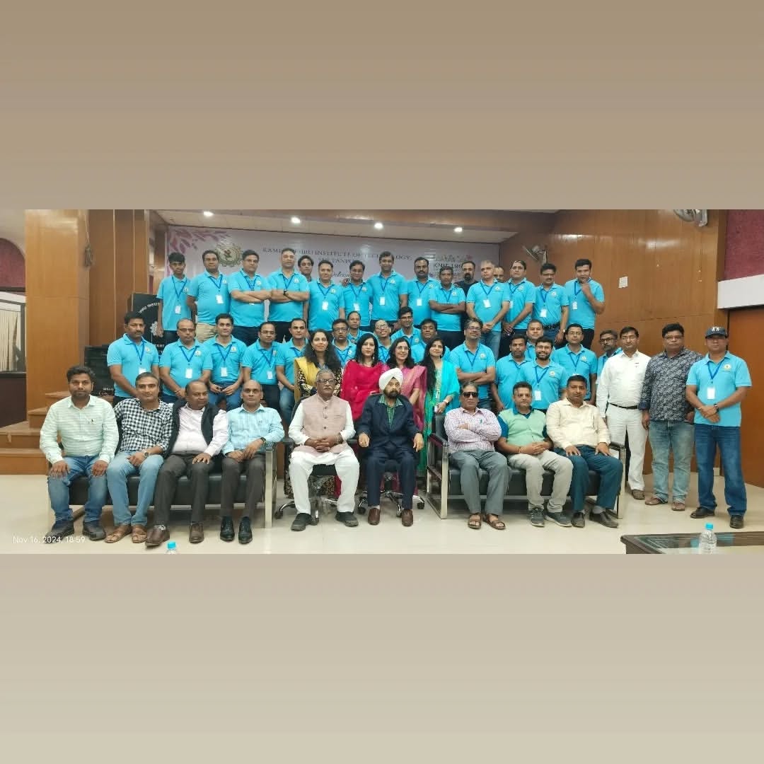 iisf_knit's tweet photo. Celebrating 25  Years of the 1999 Batch at KNIT Sultanpur!

On 16th November 2024, IISF KNIT proudly hosted the Silver Jubilee Alumini Meet for the 1999 batch at KNIT, Sultanpur.

 The event ended by heartfelt vote of thanks by our Prof Incharge IISF KNIT- Dr. Anil Singh. https://t.co/YFbGiVFrwa