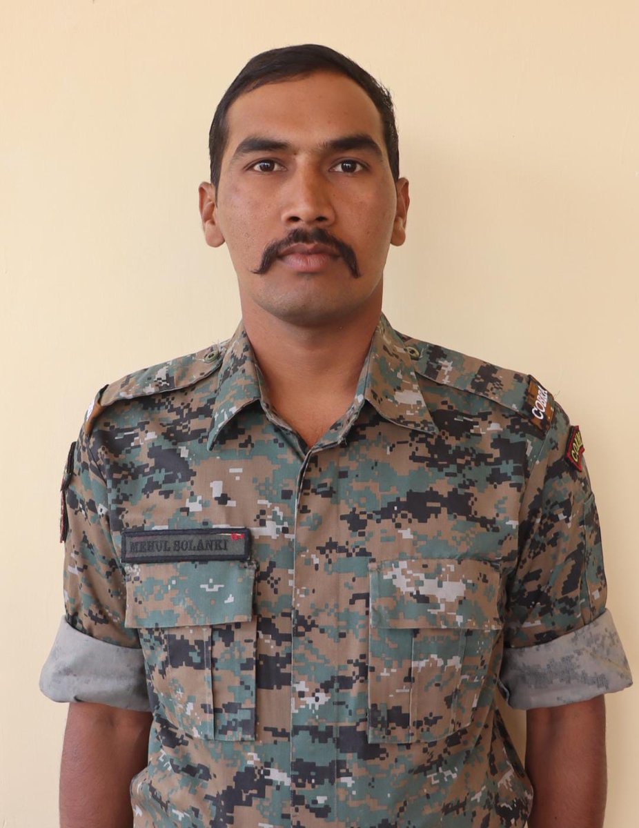 37VManhas's tweet photo. Sad &amp; tragic news coming #CRPF has lost

CONSTABLE MEHUL SOLANKI 
210 COBRA UNIT

fighting naxals in Chhattisgarh.
MATA RANI gives strength to his family at Gujarat to bear this irreparable loss.
#FreedomisnotFree few pay #CostofWar. https://t.co/8LrQfhQf56