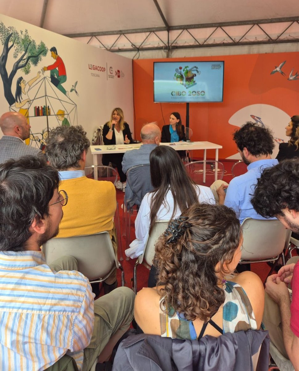 CIRFOOD (@cirfood) on Twitter photo Oggi <a href="/daniela_fabbi/">Daniela Fabbi</a>, Direttore Comunicazione e Marketing CIRFOOD, ha presentato a Firenze il saggio CIBO2050 all'evento "La Cooperazione in Festa”, la rassegna promossa da Legacoop Toscana. A intervistarla, Elena Rizzo Nervo, Direttrice Responsabile de "Il Giornale del Cibo". Oggi <a href="/daniela_fabbi/">Daniela Fabbi</a>, Direttore Comunicazione e Marketing CIRFOOD, ha presentato a Firenze il saggio CIBO2050 all'evento "La Cooperazione in Festa”, la rassegna promossa da Legacoop Toscana. A intervistarla, Elena Rizzo Nervo, Direttrice Responsabile de "Il Giornale del Cibo".