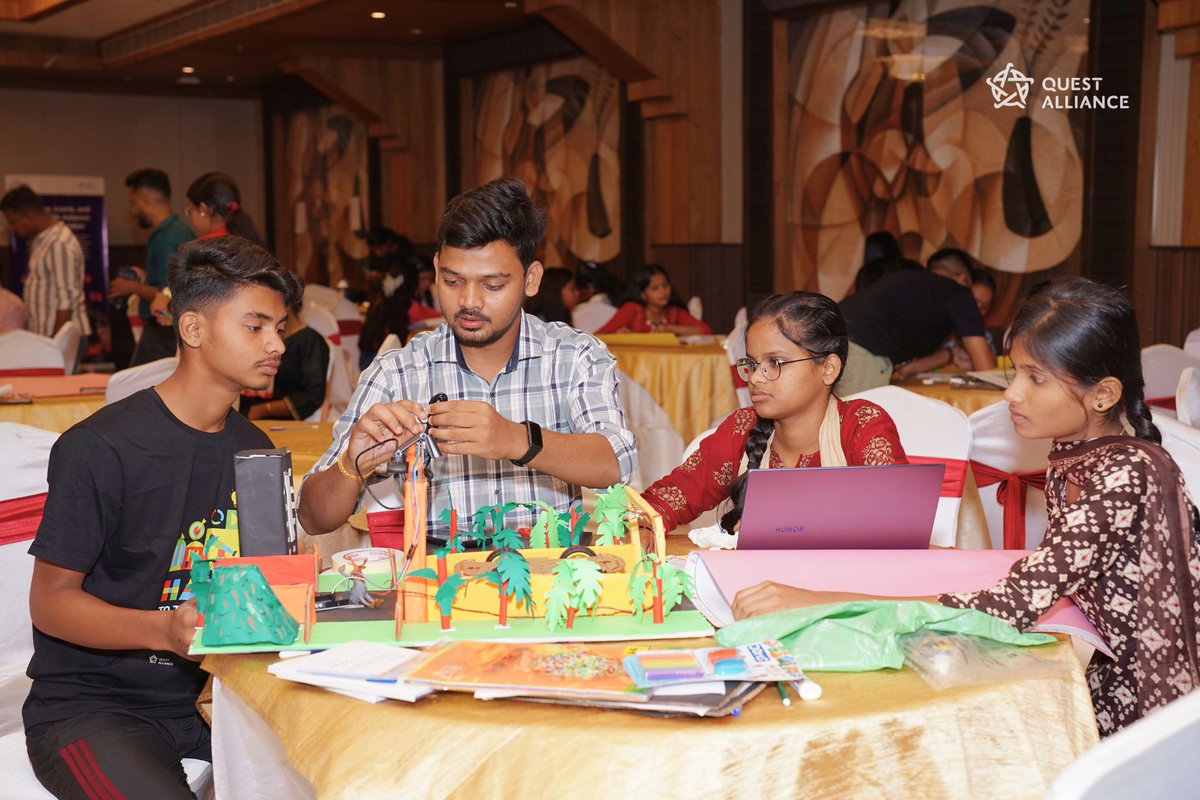 questalliance's tweet image. Odisha’s 2.0 Edition of #HackToTheFuture has 35 students researching local issues &amp;amp; building solutions using tools like Scratch &amp;amp; AI. 
#HackToTheFuture #CodeForChange