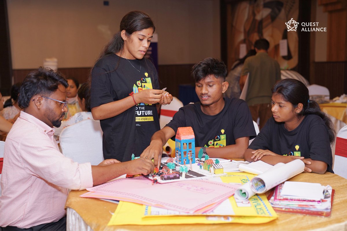 questalliance's tweet image. Odisha’s 2.0 Edition of #HackToTheFuture has 35 students researching local issues &amp;amp; building solutions using tools like Scratch &amp;amp; AI. 
#HackToTheFuture #CodeForChange