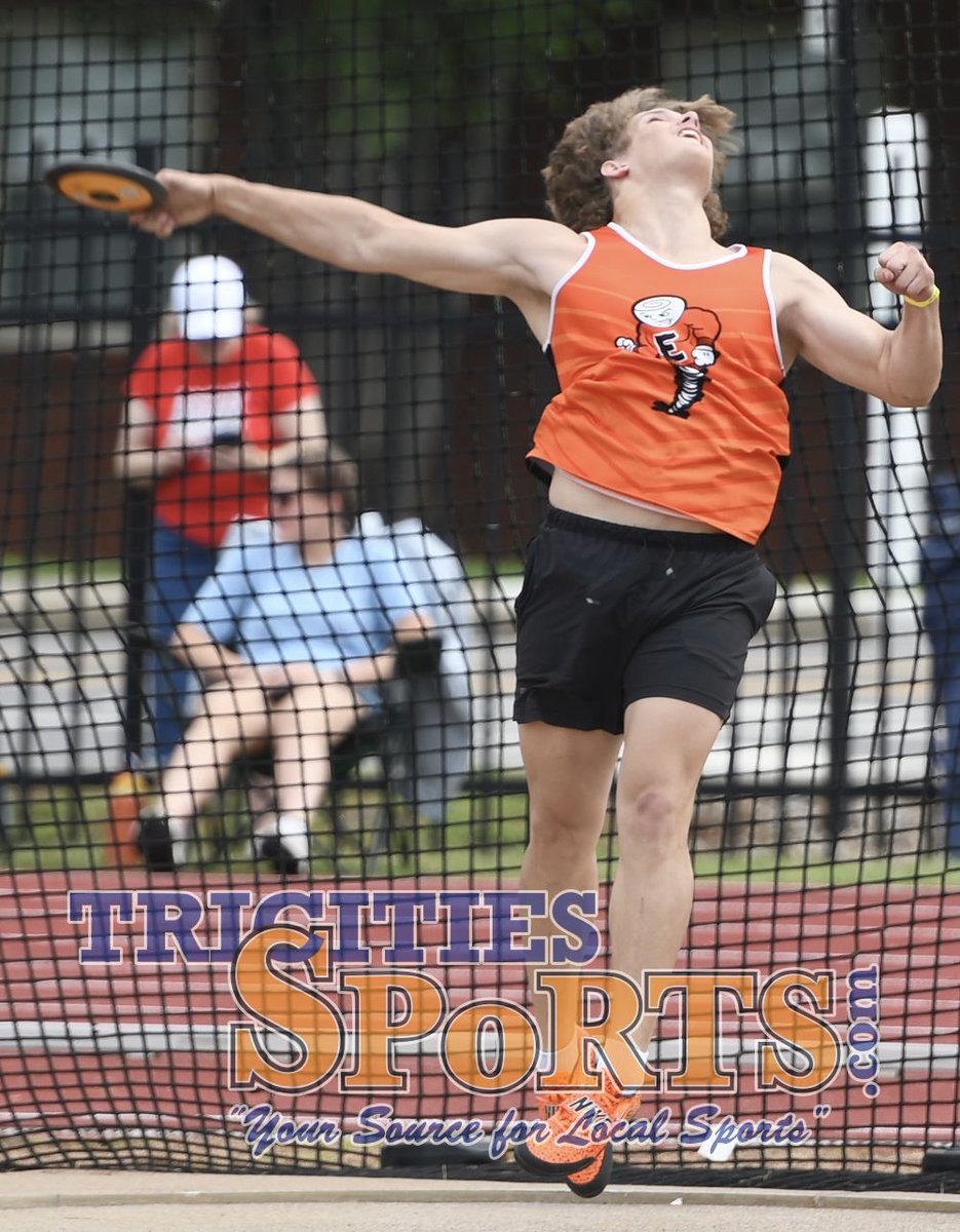 TriCitiesSports.com Class AA State Track &amp; Field Championships Presented by <a href="/FoodCity/">Food City</a>
🗒️ <a href="/grnEvllAD/">Greeneville High Athletics</a> Repeats Champions, <a href="/BTCS_THS/">Tennessee High</a>' Wolfenbarger Three-Peats in Long Jump
🖊️ <a href="/tcook06061994/">Tanner Cook</a> Reports w/Boys &amp; Girls Team Results &amp; All-State Results
➡️ tricitiessports.com/greeneville-re…