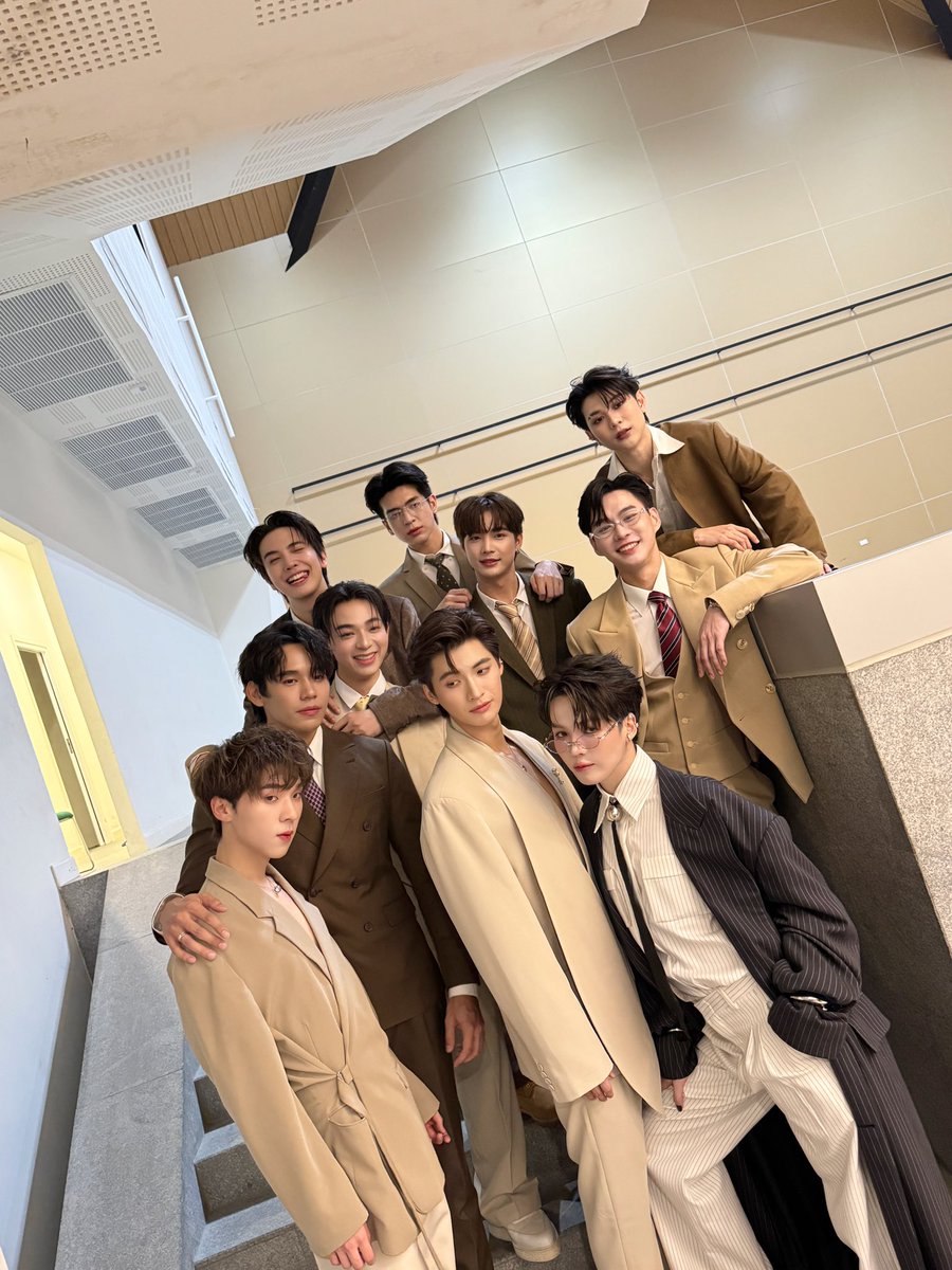 MchoiceTH's tweet photo. ขอขอบคุณ @NineEntertain ที่เชิญ ‘แม็กกี้บาส’ และทีมนักแสดง ‘Fourever you’ มางาน #9entertainawards2025 ในวันนี้มาก ๆ นะคะ และขอขอบคุณแฟน ๆ ทุกคนที่ส่งกำลังใจมาให้กันในวันนี้ด้วยนะคะ 💖🎀

MXBS COUPLE AWARDS
#9entertainawards2025xMAXKYBAS
#maxky_rp
#6CODE #MaxkyBas
#MchoiceArtist https://t.co/LVO8GPR9Kz