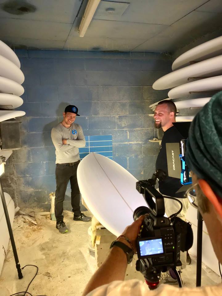 surfingmed's tweet image. When #stoked 🤙 #creative 🎨 &amp;amp; #visionary 🌊 come together, more than surfboards 🏄‍♀️ get shaped.
@surfingmed behind the scenes:
⚡ Innovation in action
😄 Laughter in the dust
🌱 Passion for surfing &amp;amp; health
#SurfingMedicine 🌍 #SurfTech 🛠️ #SurfAndSave 🚑 #BehindTheScenes🎬
📸👇