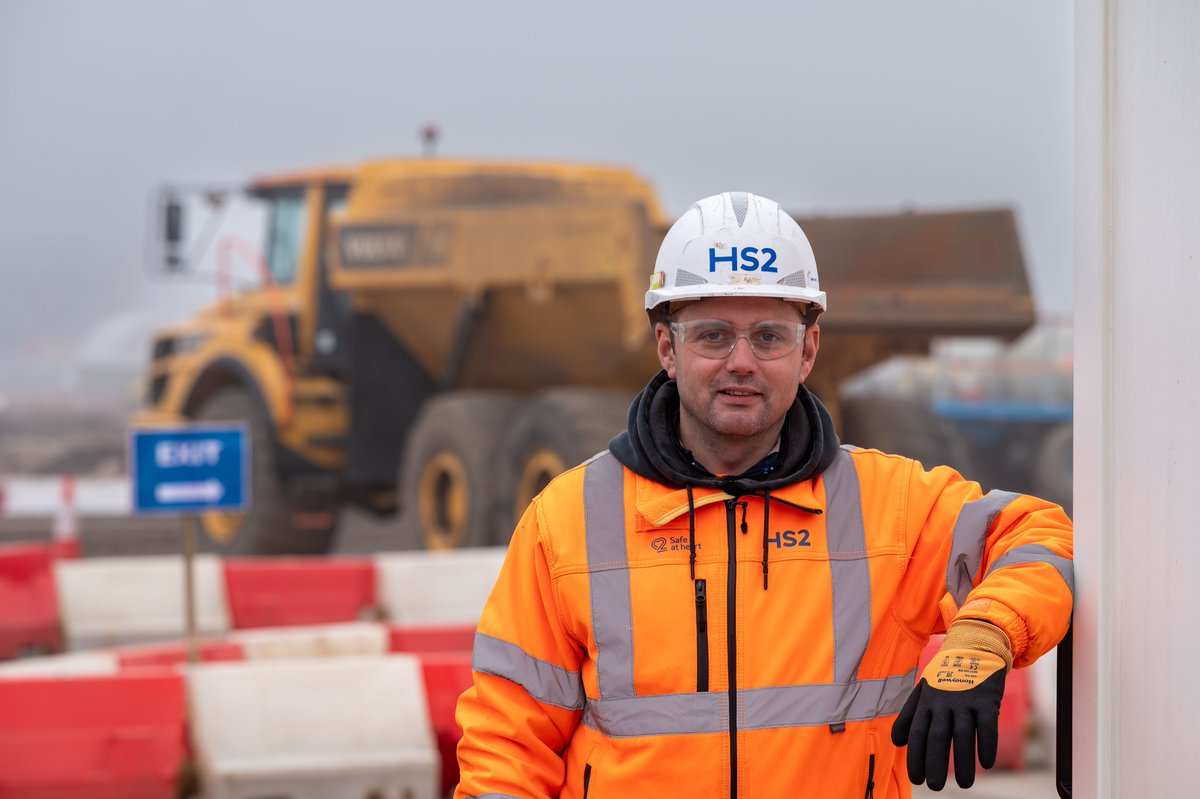 balfourbeatty's tweet image. Shaping careers, building futures!
Balfour Beatty VINCI’s Skills Academy in Bordesley Green is empowering local residents—like Birmingham’s own Anthony Jordan—to launch successful careers in construction.
📖 Read Anthony’s full story here: rb.gy/zfpnx9