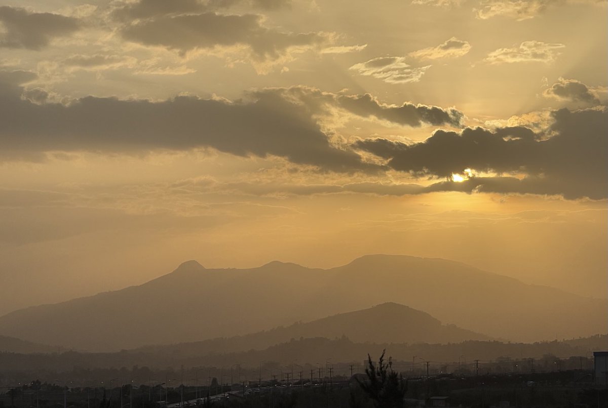 አሁን በኢትዮዺያ ሰዐት አቆጣጠር 12 ሰዐት ከ 25 ደቂቃ ሆኗል ። 

ተራራውን Lithium 
ሸለቆውን Oil &amp; Gas 
ያድርግልን። አሜን 🙏🏽🙏🏽🙏🏽