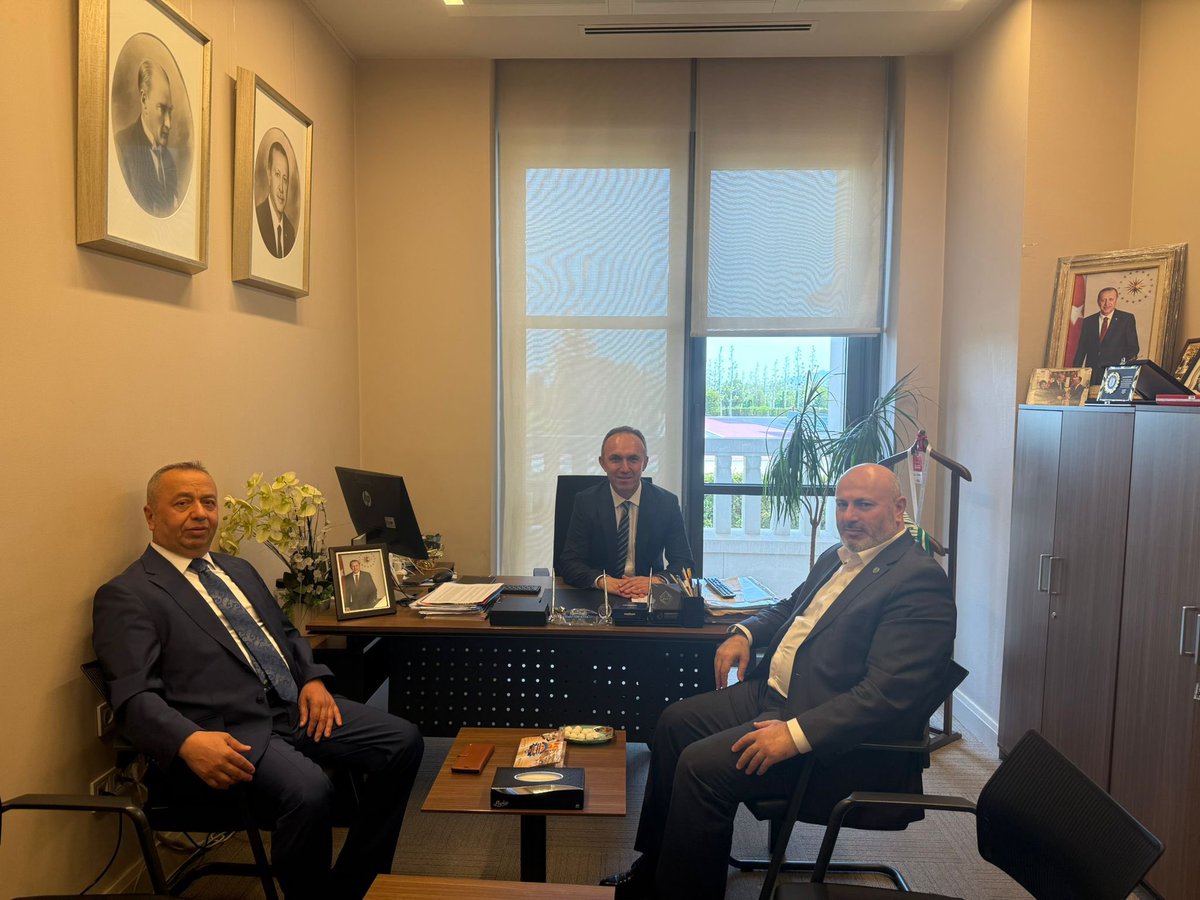 Cumhurbaşkanlığı Sağlık Hizmetleri Müdürü Kadir Sorucuoğlu’nu ziyaret ettik.

Sayın Sorucuoğlu’na kıymetli ve nazik ev sahiplikleri için teşekkür ediyorum.