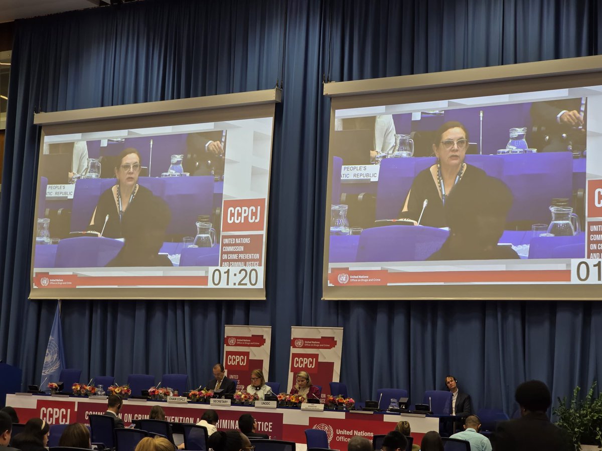 Daniella Camacho Herold (@juezacamacho) on Twitter photo Fue un honor para mí participar en 34Comisión de Prevención del Delito y Justicia Penal de <a href="/ONU_es/">Naciones Unidas</a> #CCPCJ34, en Viena, y presentar insumos sobre tendencias de la delincuencia a nivel mundial y las respuestas en justicia penal, para construir una sociedad más justa y equitativa. Fue un honor para mí participar en 34Comisión de Prevención del Delito y Justicia Penal de <a href="/ONU_es/">Naciones Unidas</a> #CCPCJ34, en Viena, y presentar insumos sobre tendencias de la delincuencia a nivel mundial y las respuestas en justicia penal, para construir una sociedad más justa y equitativa.