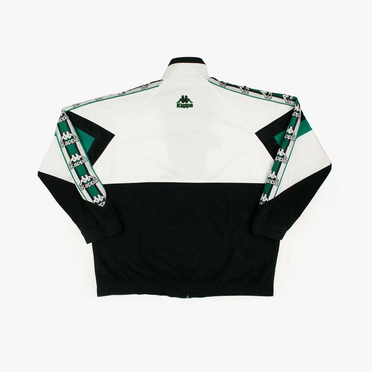 ✅ NOVEDAD ✅

🟢R. BETIS (CHAQUETA Y CHANDAL RETRO 95/97)⚪️

Para mas información sobre productos o pedidos, contactar por WhatsApp o Telegram. 📨