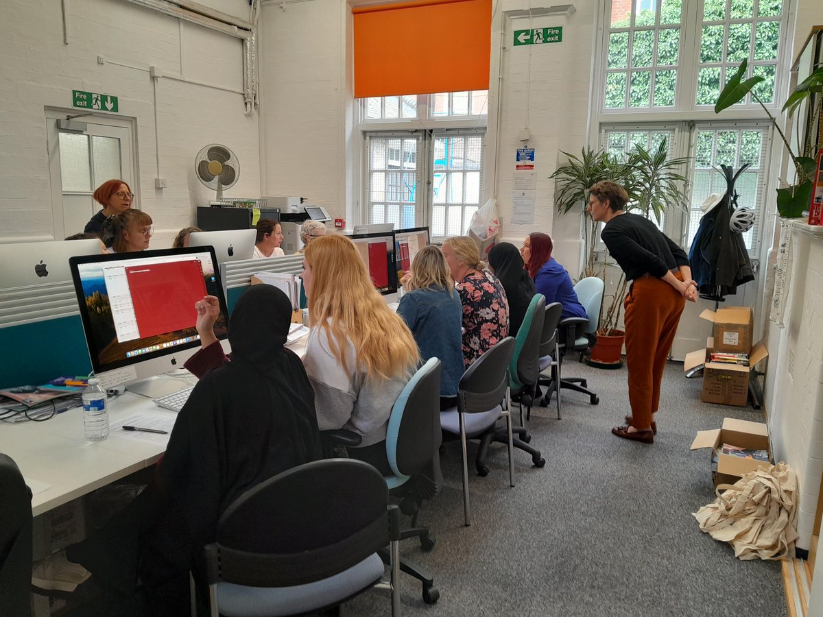 A few photos from today's Refresh Your Approach to Othello course! It was lovely working with all the teachers who attended and we loved hearing from Professor Emma Smith, who gave a fascinating lecture on Othello and Geography.