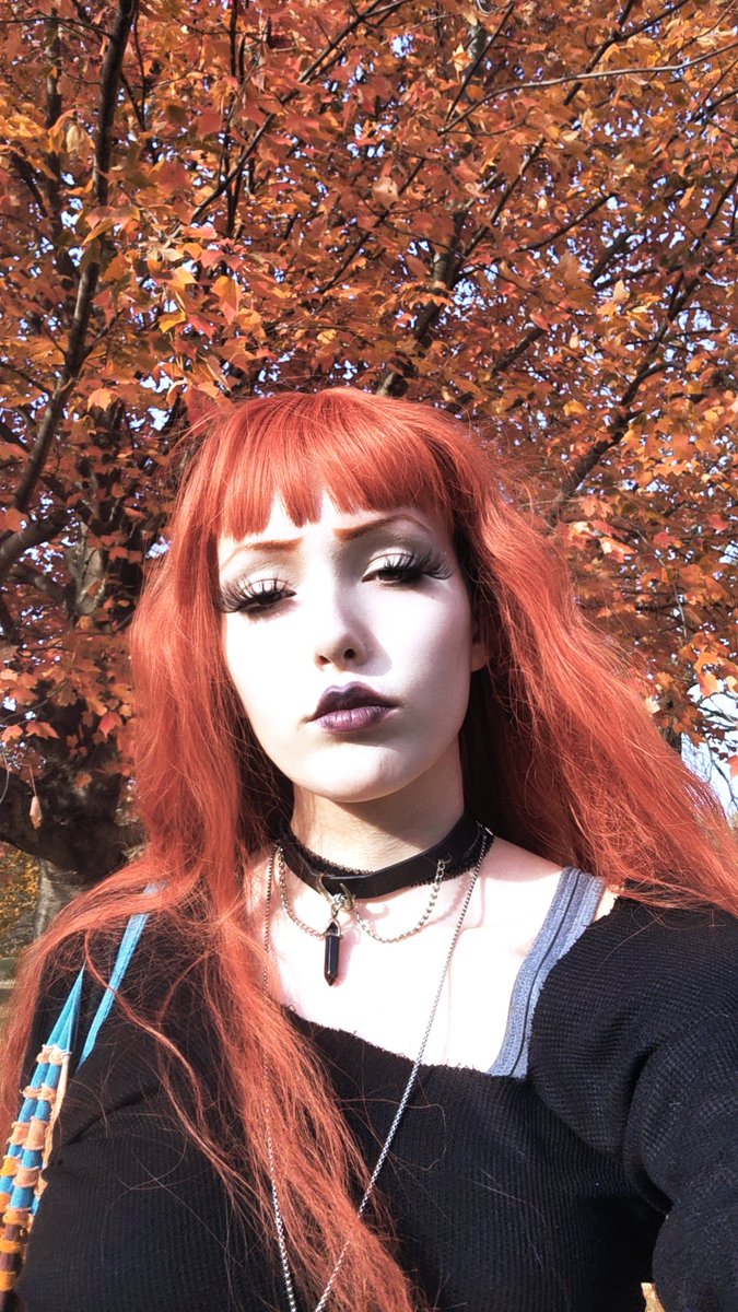 happy world goth day 🖤🖤

some of my fav looks ^_^