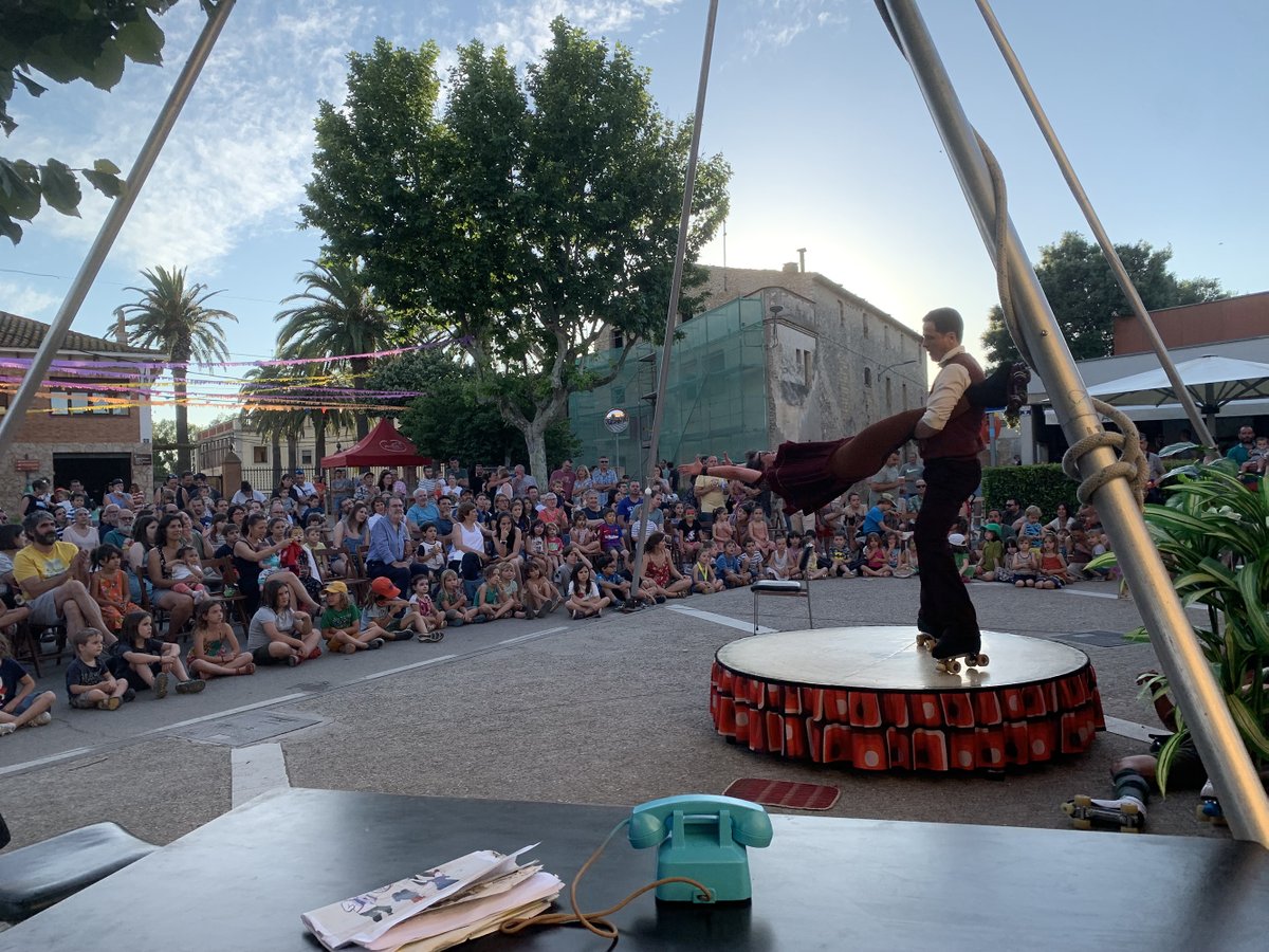 🎪 Al Festival de Pallassos i Pallasses de Vilanova hi trobareu: espectacles per a totes les edats, música, tallers, circ i moltes ganes de passar-ho bé en família. 

📅 24.5.25
⏰ De 10 a 20.45 h
📍 Vilanova de la Muga
👉 menutsgirona.cat/festival-de-pa…

#menutsgirona <a href="/ajperalada/">Ajuntament Peralada</a>