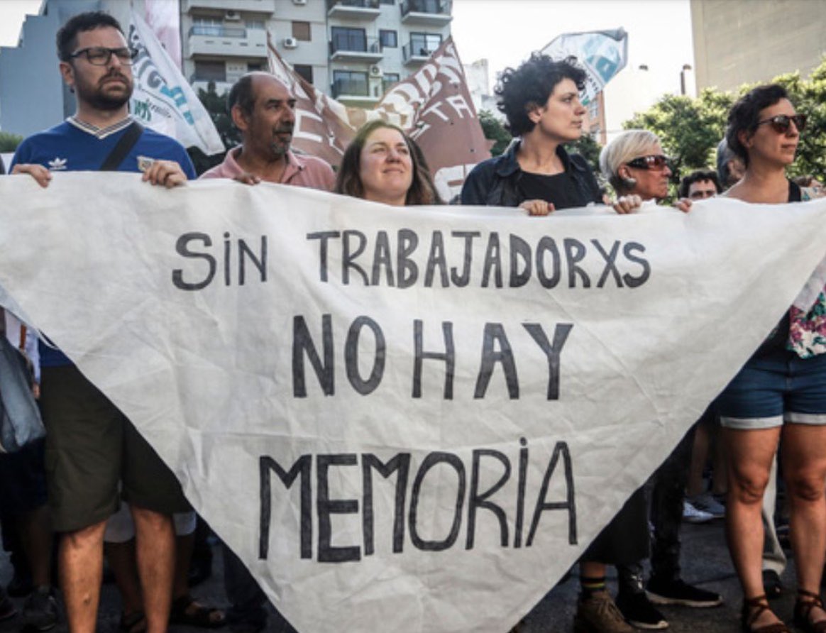 Blanca Osuna (@blancaosunaok) on Twitter photo Otro ataque directo a la Memoria y los derechos humanos.
<a href="/JMilei/">Javier Milei</a> desmantela la Secretaría de Derechos Humanos, la degrada a subsecretaría y elimina políticas fundamentales de memoria, verdad y justicia. Reestructura el Sitio de Memoria ESMA y el Archivo Nacional de la Memoria, Otro ataque directo a la Memoria y los derechos humanos.
<a href="/JMilei/">Javier Milei</a> desmantela la Secretaría de Derechos Humanos, la degrada a subsecretaría y elimina políticas fundamentales de memoria, verdad y justicia. Reestructura el Sitio de Memoria ESMA y el Archivo Nacional de la Memoria,